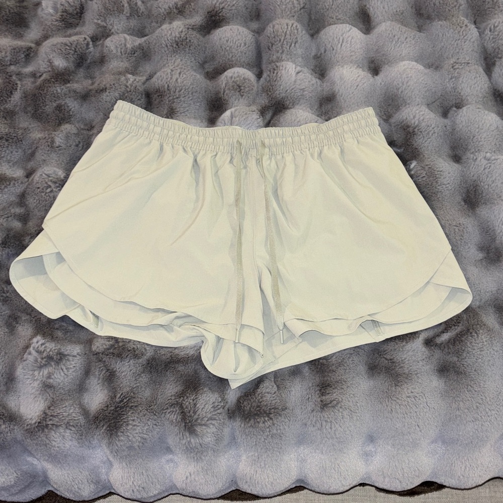 Women's Cream Layered Athletic Shorts with Elastic Waist